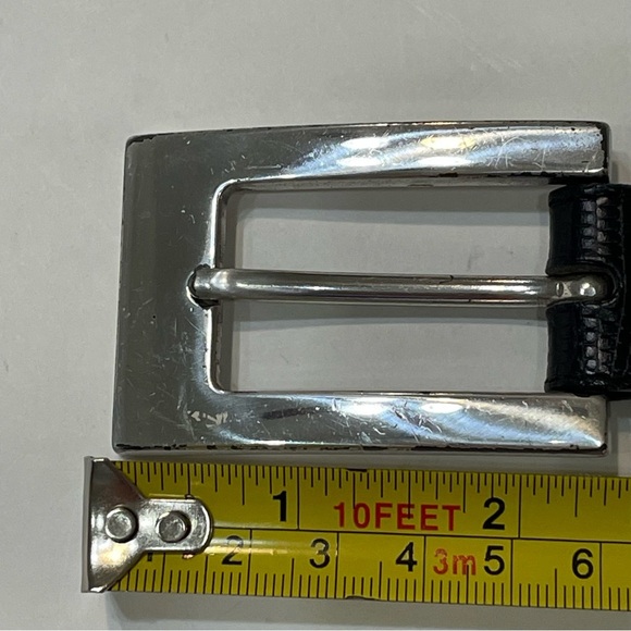 Brighton Ladies Leather Belt with Sleek Design. Pre-owned. Buckle has scratches. - Picture 8 of 11